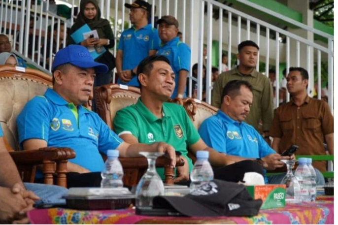 Gubernur Jambi Al Hari Buka Langsung Turnamen Sepak Bola Pada Rangkaian ...